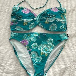 Seafolly bikini with removable straps